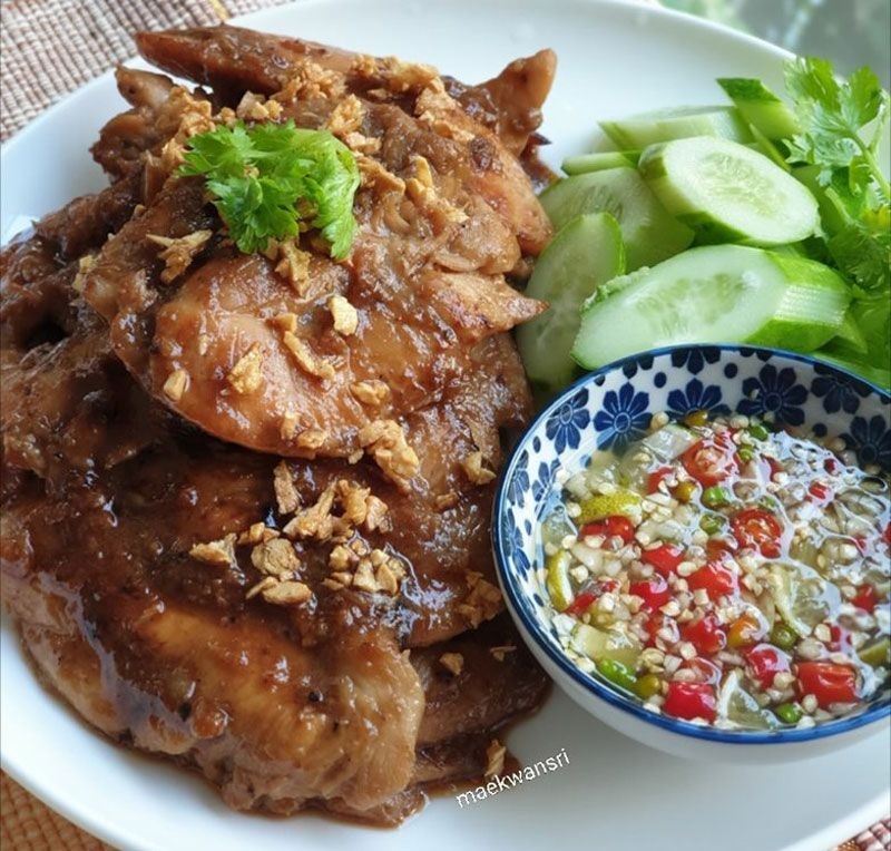 สันในไก่ผัดกระเทียมพริกไทย อาหารจานเดียว