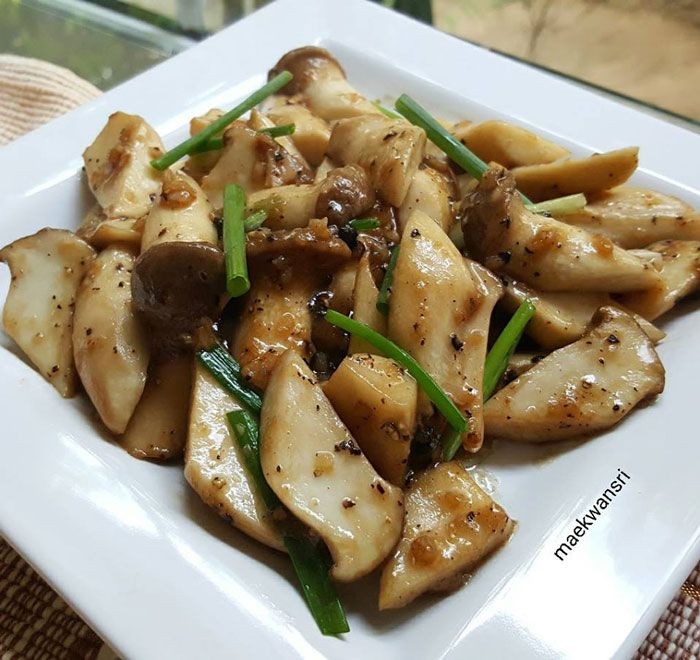 เห็ดออรินจิผัดพริกไทยดำ อาหารจานเดียว