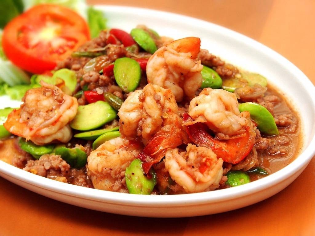 ผัดสะตอกะปิกับกุ้ง อาหารจานเดียว