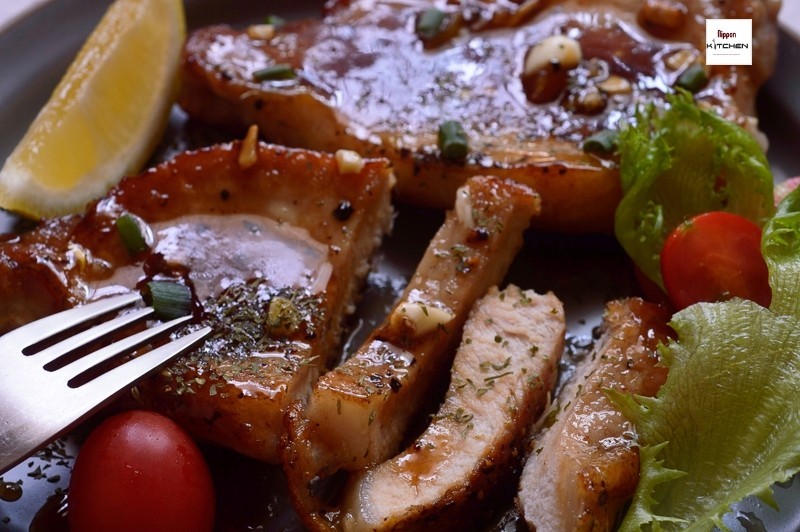 Pork chop น้ำผึ้งกับซอสลูกพรุน อาหารยุโรป