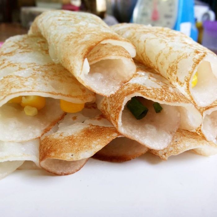 ขนมครกม้วน ขนมไทย