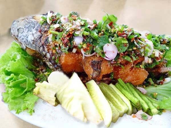 ลาบปลาช่อน (สากล) อาหารภาคอีสาน