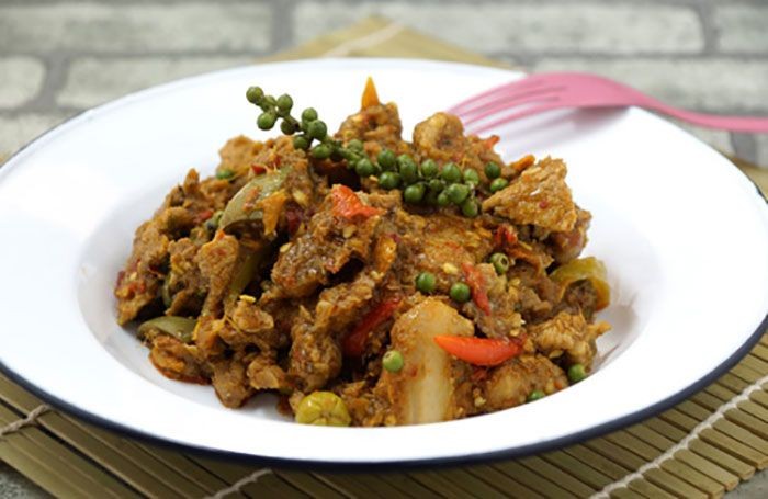 ผัดเผ็ดหมูป่าพริกไทยอ่อน (สากล) อาหารภาคใต้