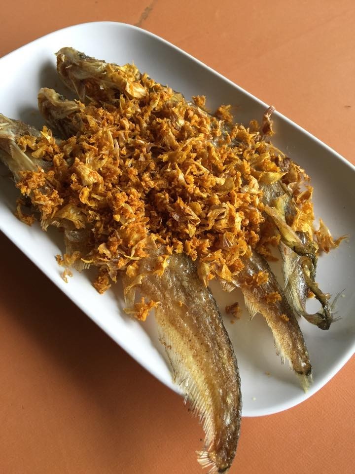 ปลาเนื้ออ่อนทอดขมิ้น (สากล) อาหารภาคใต้