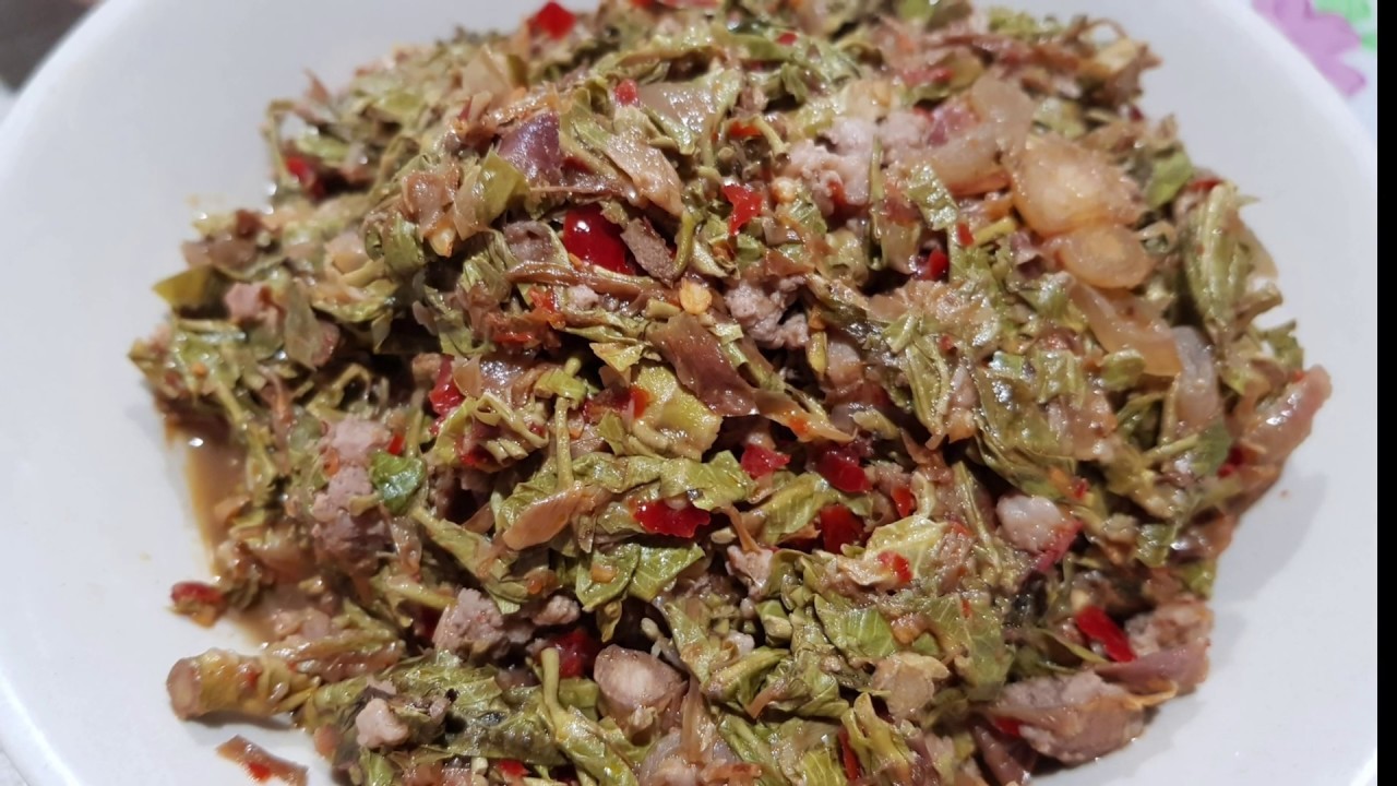 ยำยอดผักเฮือด อาหารภาคเหนือ