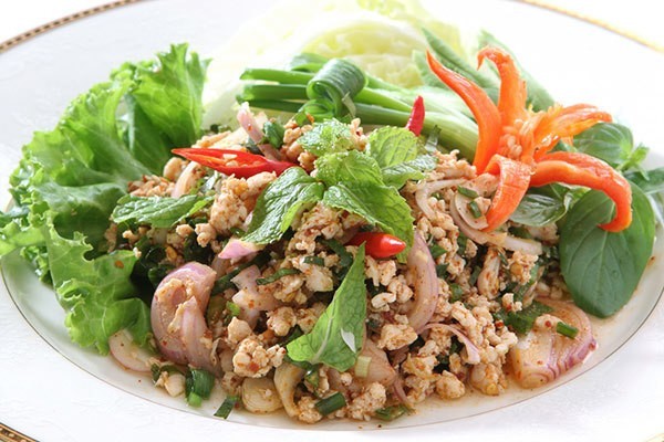 ลาบหมู (ประยุกต์) อาหารอีสาน