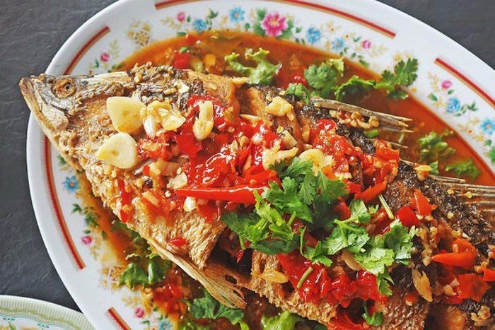 ปลาเก๋าราดพริก (สากล) อาหารภาคกลาง