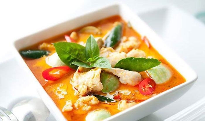 แกงเผ็ดไก่ใส่มะเขือเปราะ อาหารภาคกลาง