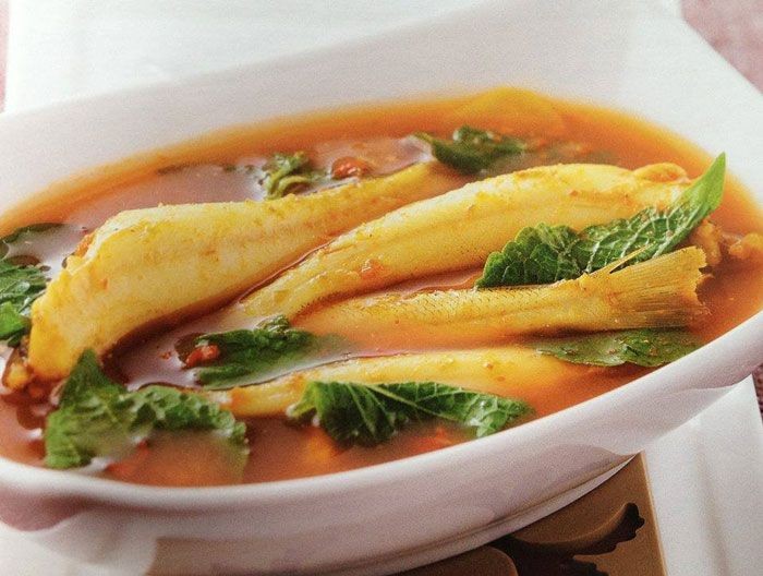 แกงป่าปลาทรายกับใบยี่หร่า อาหารภาคกลาง