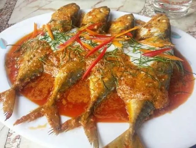 ฉู่ฉี่ปลาทู อาหารภาคกลาง