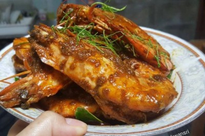 ผัดเผ็ดกุ้ง อาหารภาคกลาง