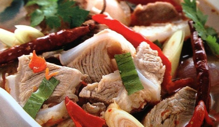 ต้มแซ่บกระดูกหมูอ่อน อาหารภาคอีสาน