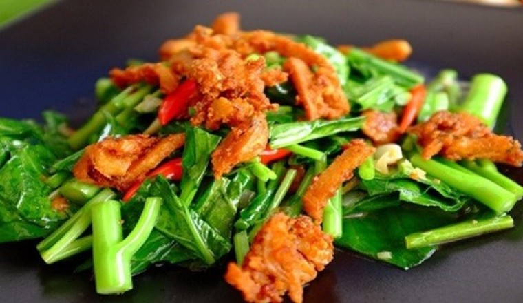 คะน้าหมูกรอบเจ อาหารเจ