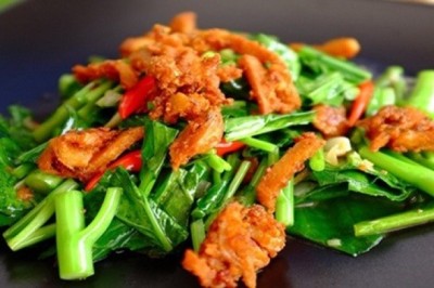 คะน้าหมูกรอบเจ อาหารเจ