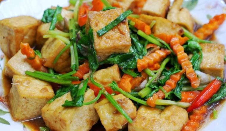 เต้าหู้ผัดขึ้นฉ่าย ( เจ ) อาหารเจ