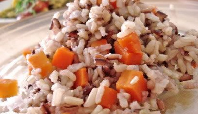 ข้าวกล้องหุงกับแครอท อาหารเจ