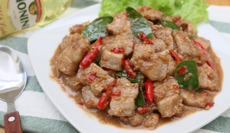 หมูผัดกะปิ อาหารภาคใต้