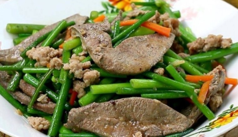 ดอกหอมผัดตับ อาหารภาคใต้