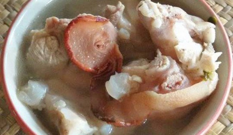 ต้มขาหมูกับส้มแขก อาหารภาคใต้