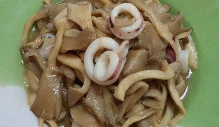 ปลาหมึกผัดเห็ด อาหารภาคใต้