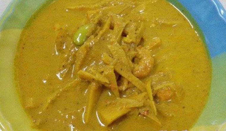 แกงหน่อไม้สดกับกุ้ง อาหารภาคใต้