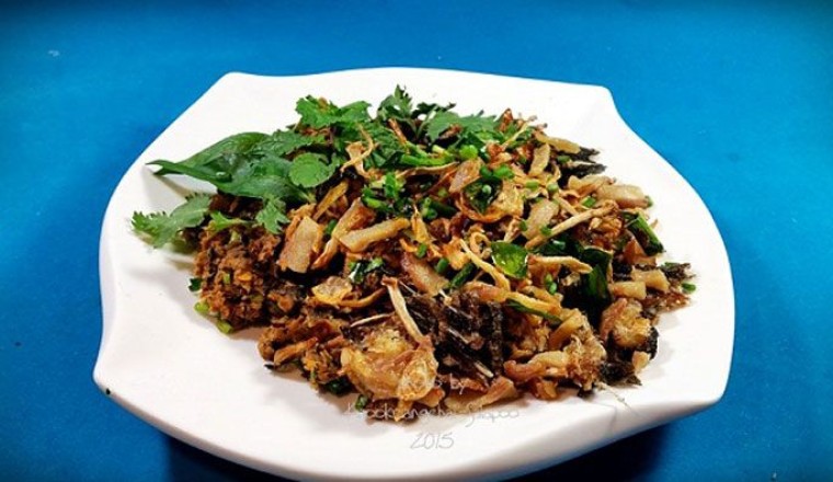 ลาบหมี่ อาหารภาคเหนือ