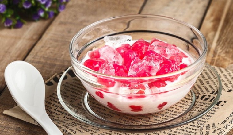 ทับทิมกรอบนมสดมะพร้าวอ่อน ขนมไทย