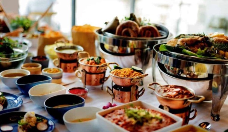 อาหารงานเลี้ยงกินอย่างไรไม่เสี่ยงสุขภาพ