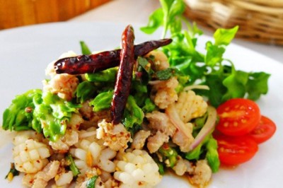 ลาบดอกขจร อาหารภาคอีสาน