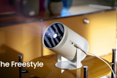 ซัมซุงออก The Freestyle โปรเจคเตอร์พกพา หมุนได้ 180 องศา ฉายหนังได้แบบพื้นหลังไม่ต้องสีขาว