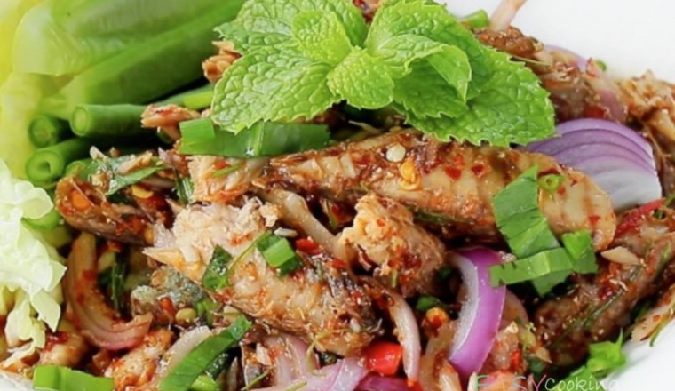 ลาบปลาทู อาหารภาคอีสาน