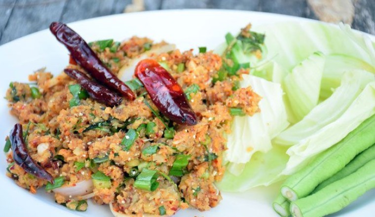 ลาบปลาดุกย่าง อาหารภาคอีสาน