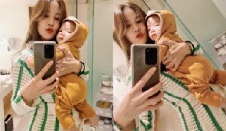 “ก้อย รัชวิน” อวดโมเมนต์ถ่ายรูปกับน้องทะเล บอกเลยน่ารักแบบแพ็คคู่