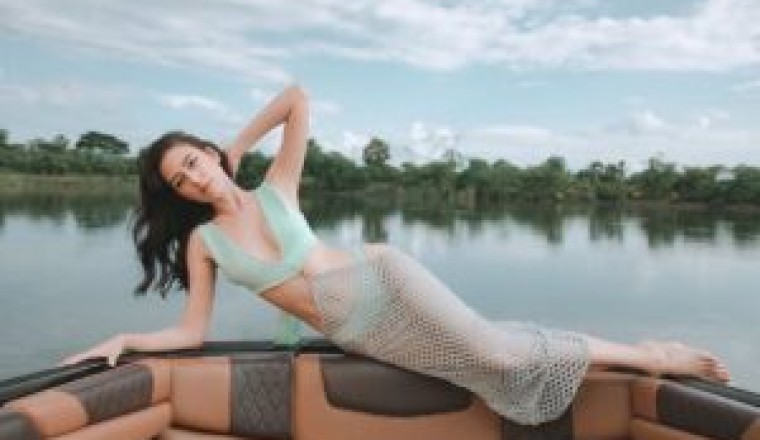 ชั้นรอพี่ที่ท่าน้ำทุกวัน! “แซมมี่” เซ็กซี่เต็มสิบ โพสต์ท่านี้ไอจีไฟลุกอีกแล้ว