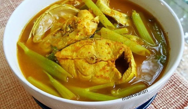 แกงส้มปลาสำลีกับผักบุ้ง อาหารภาคใต้