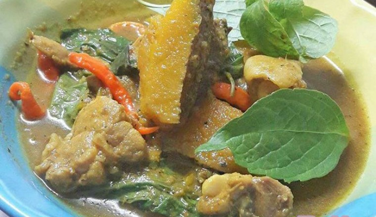 แกงคั่วเผ็ดฟักทองกับไก่ อาหารภาคใต้