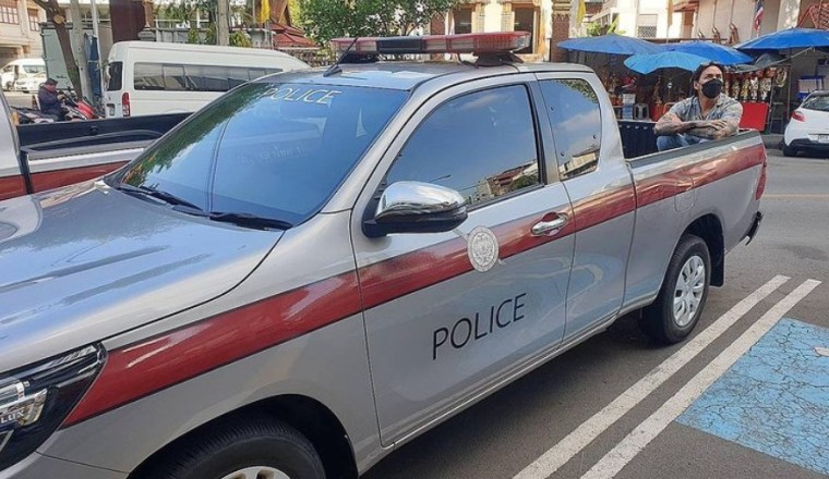 งงตากแตก! แทค ภรัณยู ปรากฏตัวบนรถตำรวจ แฟน ๆ แห่เป็นห่วง เกิดอะไรขึ้น?