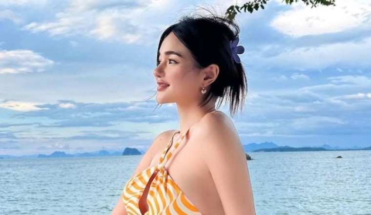 สะกดทุกสายตา! กวาง เดอะเฟซ อวดหุ่นแซ่บในชุดบิกินี่ ร้อนฉ่าทะลุ 100 องศาฯ