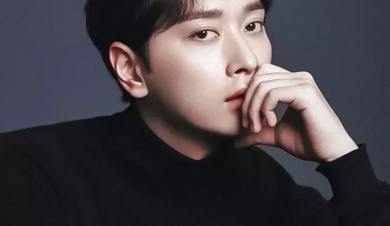 ชานซอง 2PM เตรียมพร้อมสำหรับงานแต่ง – เผย กังวลเรื่องแฟนสาวที่ตั้งครรภ์ในวัย 40