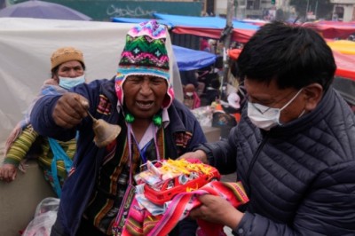 เปลี่ยนแนว! ชาวโบลิเวียเน้นสักการะเทพเจ้าสุขภาพ แทนการซื้อเครื่องรางเพื่อความร่ำรวย