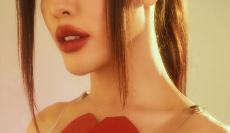 ตรุษจีนปีนี้! นัท นิสา มาเต็มลงทุนตัดชุดใหม่ ทั้งแซ่บ ทั้งแดง