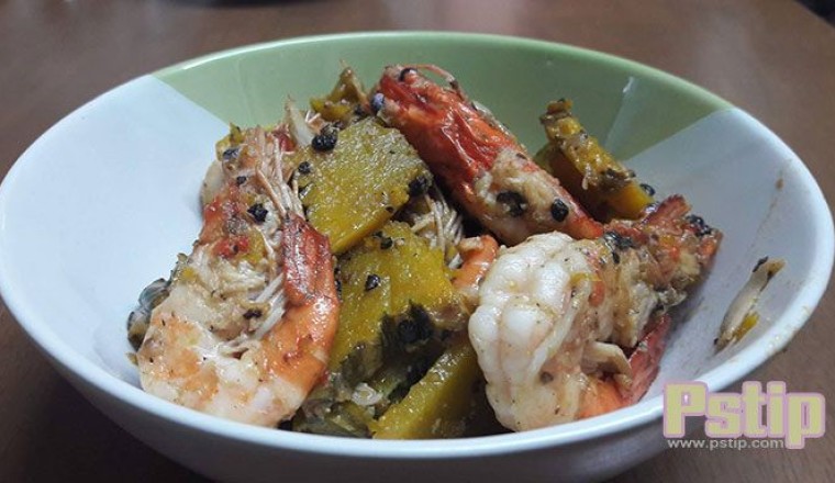 กุ้งแม่น้ำผัดฟักทองพริกไทยดำ อาหารภาคใต้