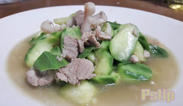 ผัดบวบกับหมู อาหารภาคใต้