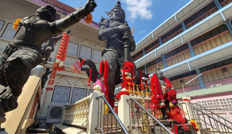 ตำนานท้าวเวสสุวรรณ วิธีไหว้ บูชาที่ไหนได้บ้าง