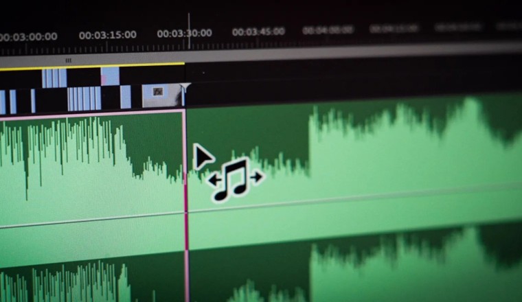 Adobe Premiere Pro ออกอัพเดต: เพิ่มฟีเจอร์ Remix ใช้ AI มิกซ์เพลงอัตโนมัติ, Speech to Text ทำงานเร็วขึ้น 3 เท่า