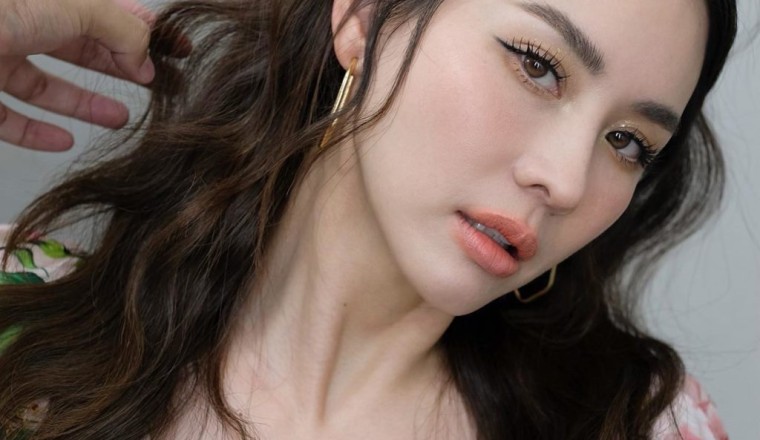 เลขธูปมาเพิ่ม! นุ้ย สุจิรา ตั้งศาลบูชา พระพิฆเนศ โชว์เลขธูปเน้นๆ