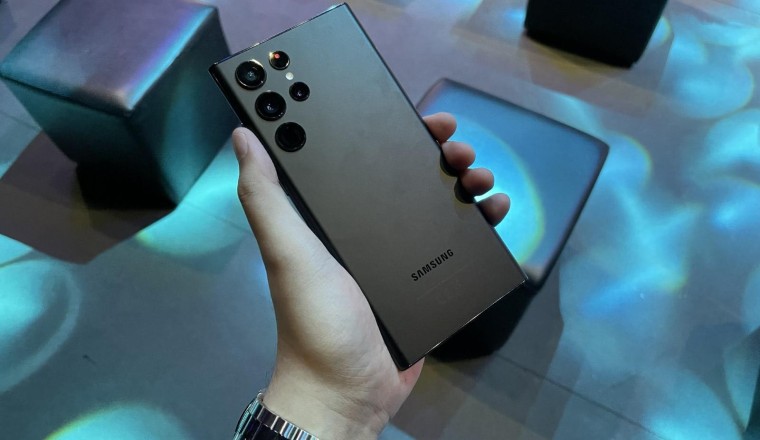 ลองจับ Samsung Galaxy S22 Ultra เมื่อตระกูล Note และตระกูล S รวมร่างกันสำเร็จ