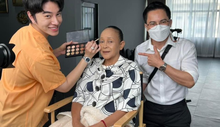 สวยขยี้ตา! น้องฉัตร สะบัดแปรง แม่นกน้อย อินเตอร์เวอร์