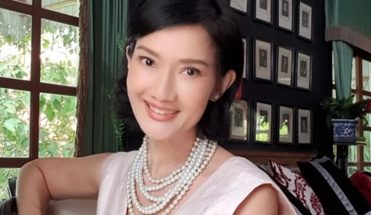 ดี้ ชนานา ประสบอุบัติเหตุรถลื่นชนเสาไฟฟ้ากลางดึก ปากฉีกต้องเข้าเย็บด่วน