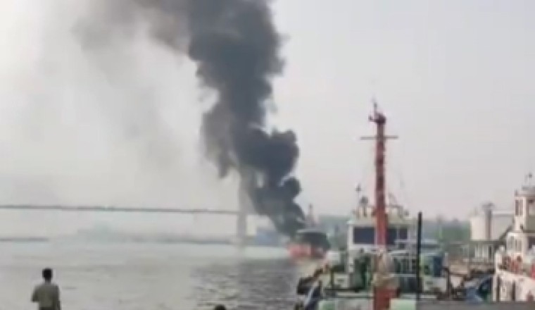 เปิดคลิป เรือบรรทุกน้ำมันระเบิด บริเวณท่าเรือIRPC ซอยสุขสวัสดิ์45 บาดเจ็บระนาว